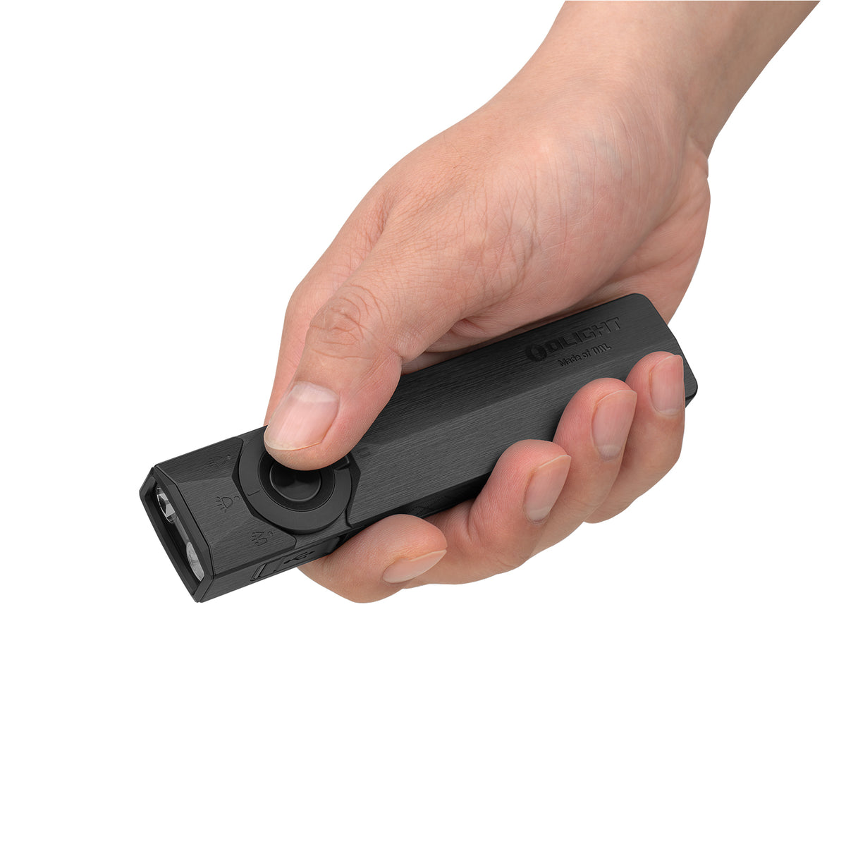 Lampe de poche Olight ArkPro Ultra noire tenue en main, idéale pour un usage quotidien et d'urgence.